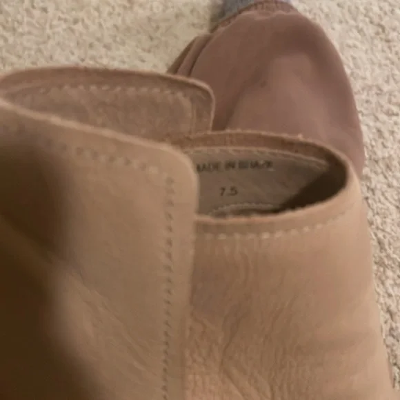 Dolce vita light tan ankle boots size 7.5